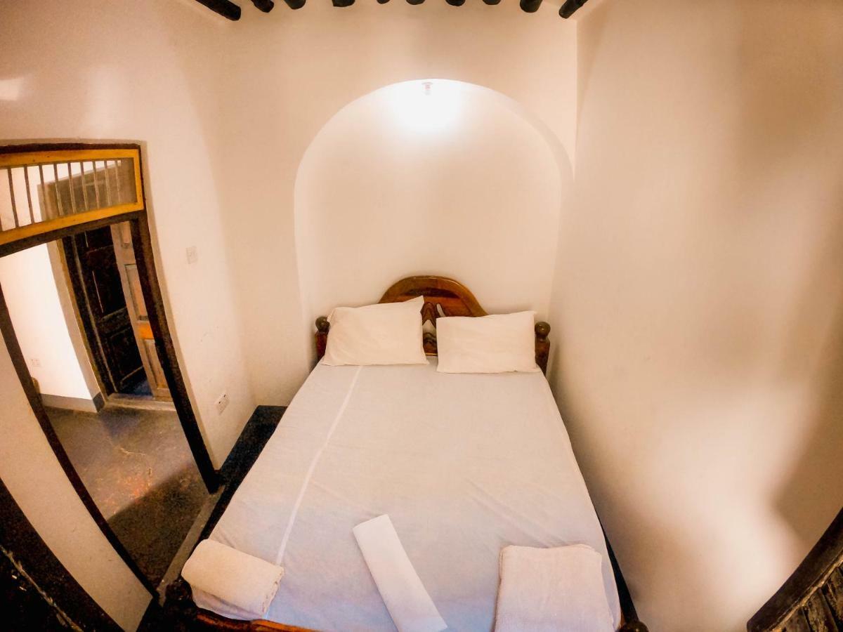Hostal Zlife Stone Town *