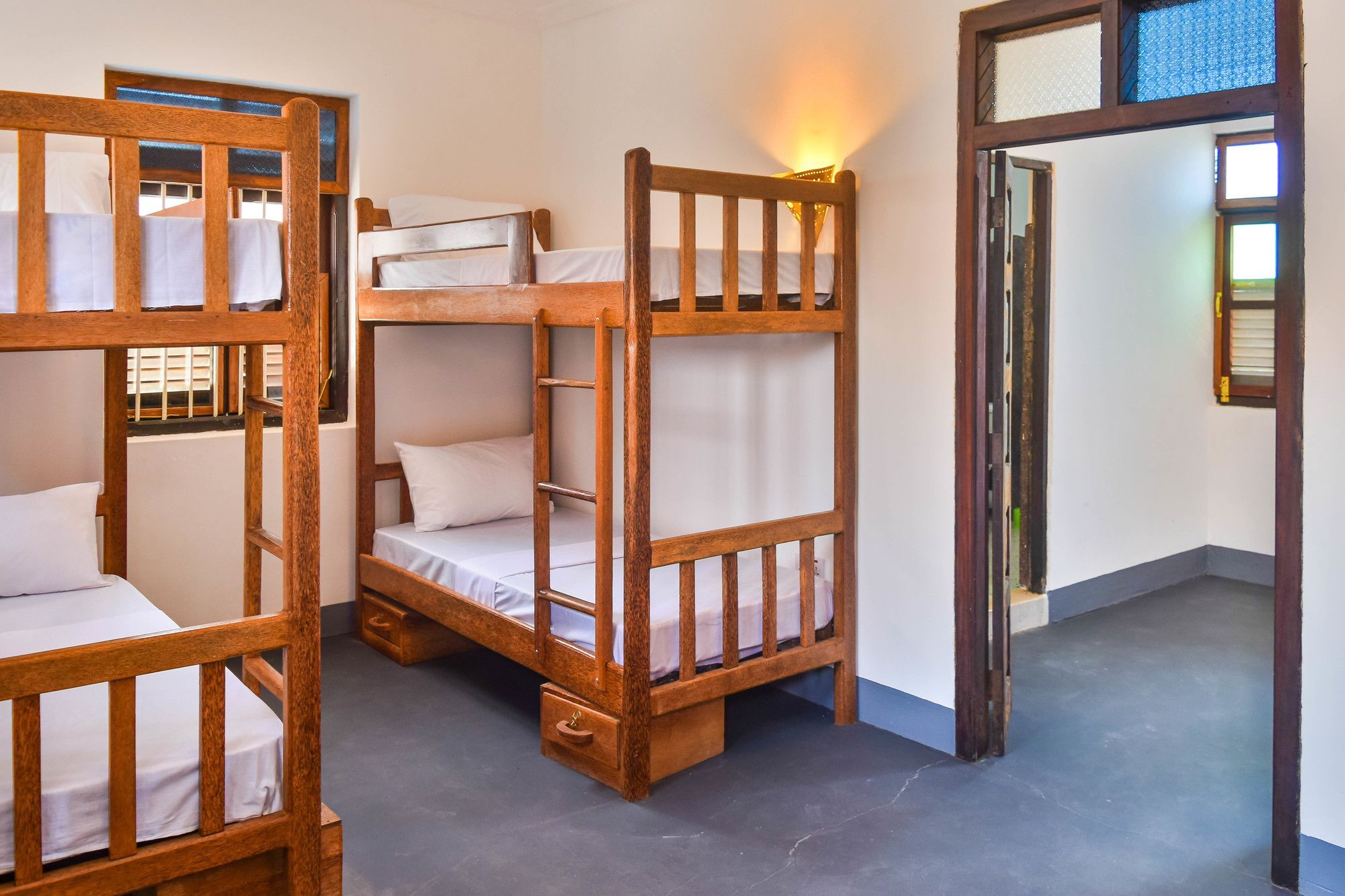 Hostal Zlife Stone Town *