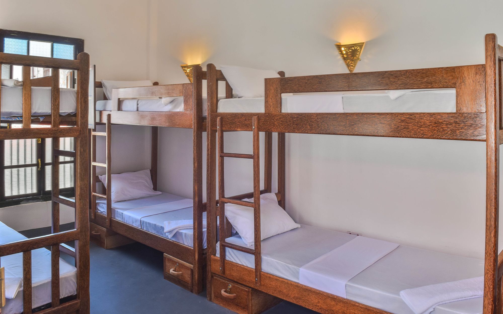 Hostal Zlife Stone Town *